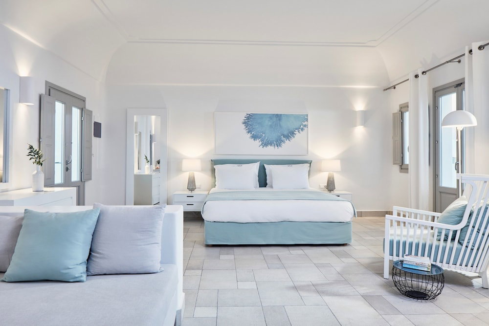 Aqua Blue Hotel