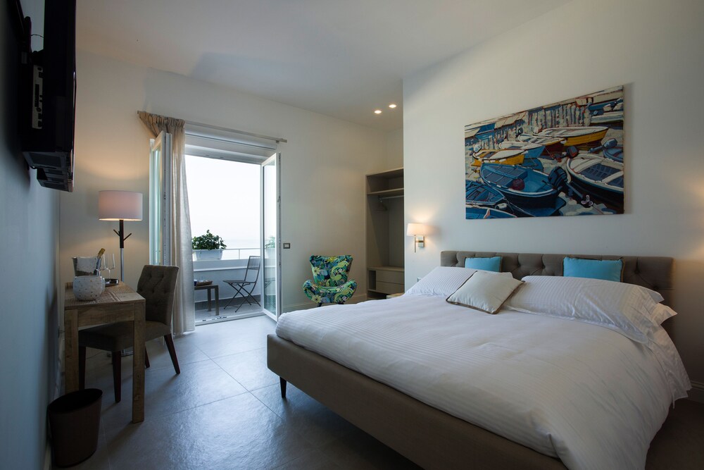 Hotel La Chiaja Art And Relais