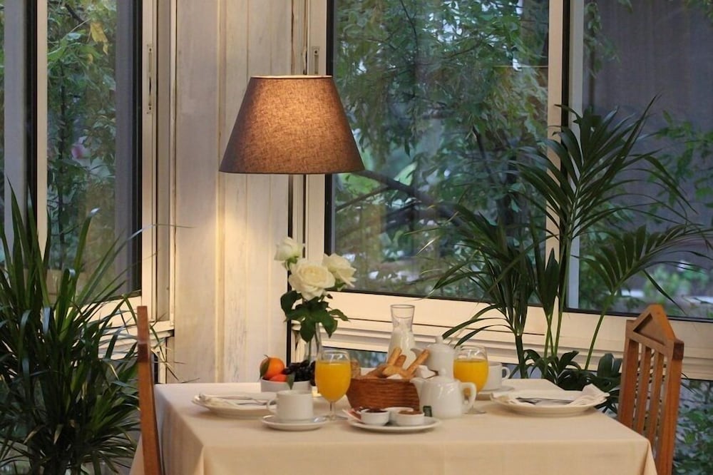dal travel Achillion Hotel