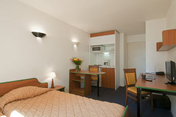 Hotel Adagio Access La Defense Leonard De Vinci