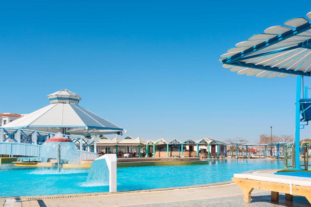 dal travel Dreams Beach Resort