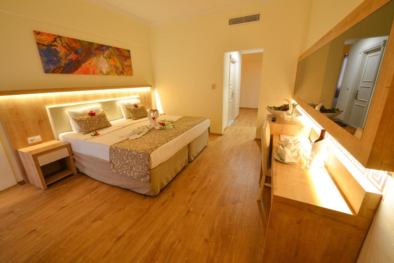 Cesars Resort Hotel