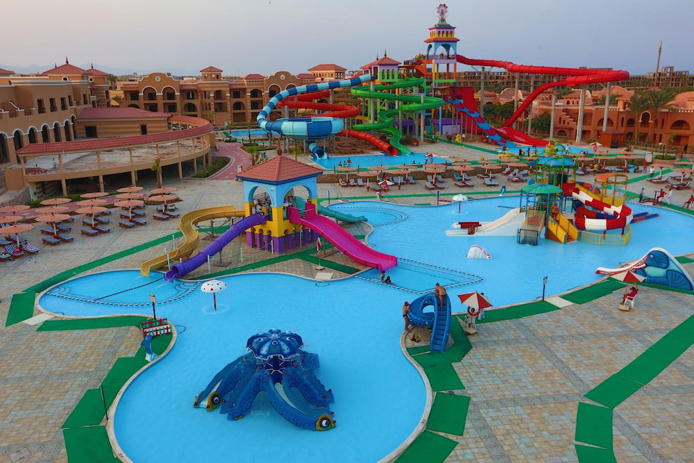 Hotel Charmillion Gardens Aqua Park