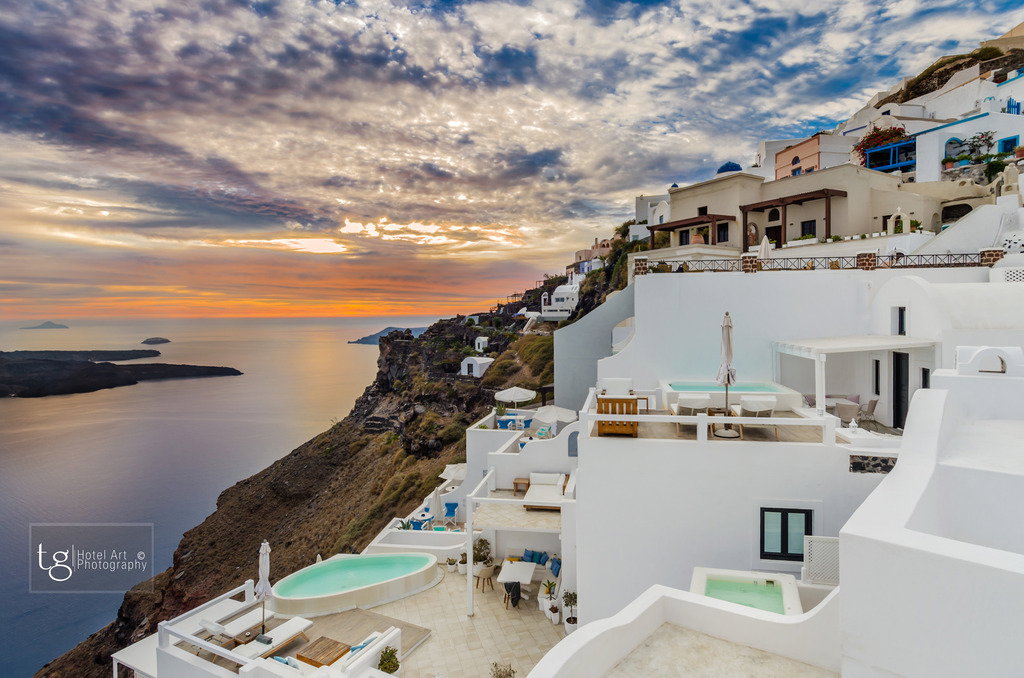 Aqua Luxury Suites Santorini