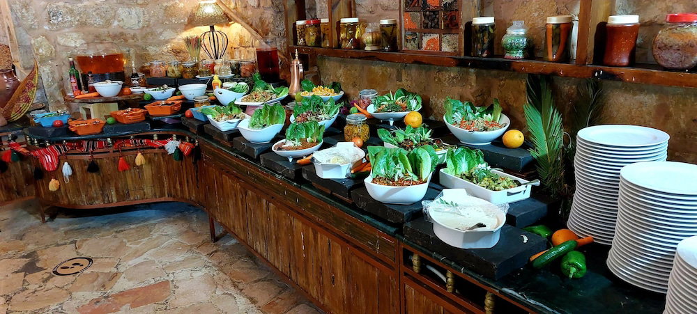 Hayatt Zaman Hotel And Resort