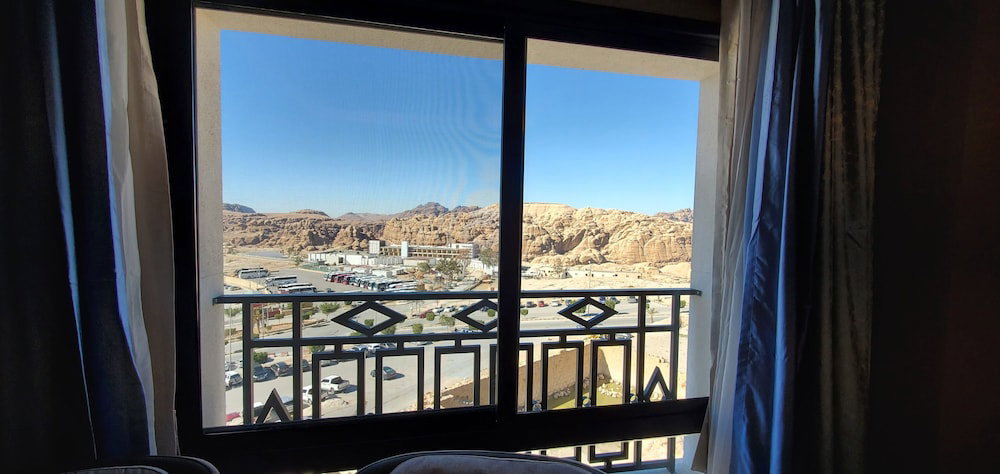 Petra Moon Luxury Hotel