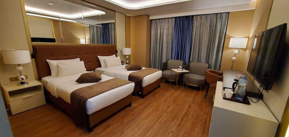 Petra Moon Luxury Hotel