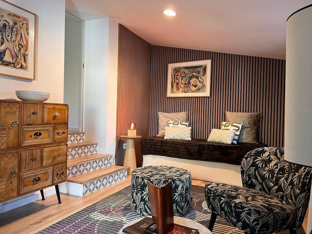 Hotel La Costera Hostal Del Vino