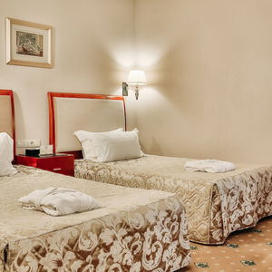 Hotel Goldman Empire cazare Astana