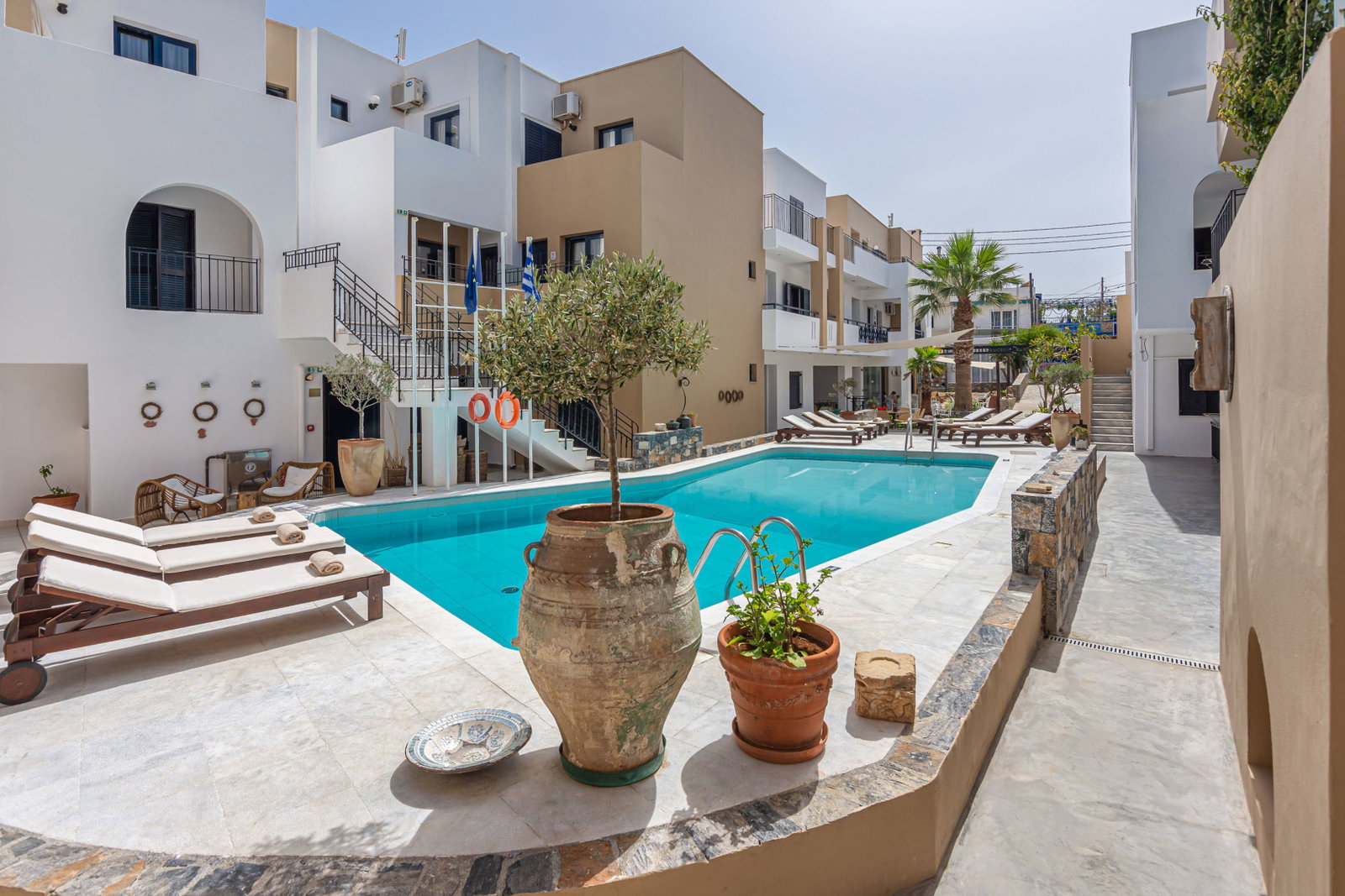 dal travel Nami Hotel & Suites