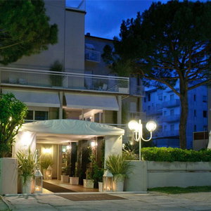 Hotel Trionfal cazare Milano Marittima