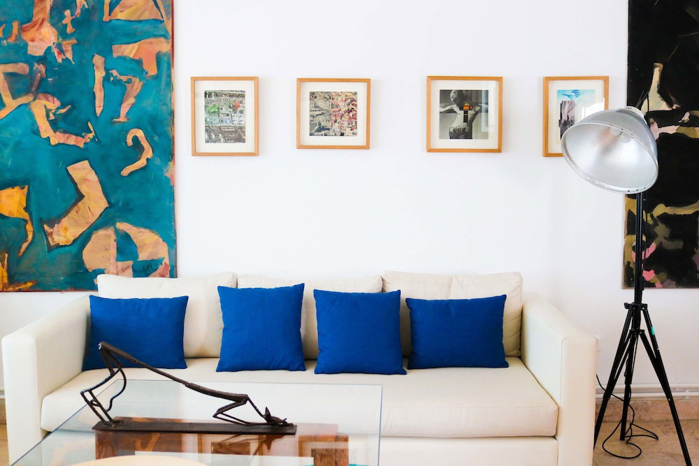 La Maison De L'artiste