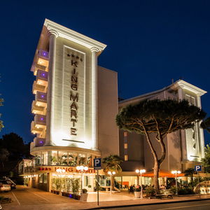 Hotel Color King Marte Village cazare Lido di Classe