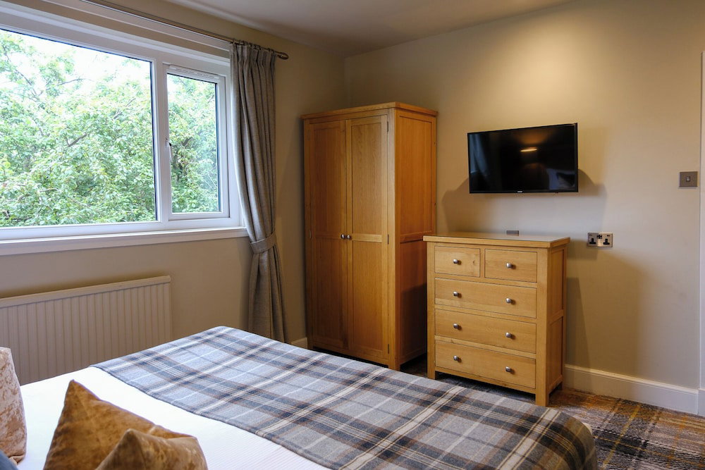 The Glen Mhor Hotel And Uile-Bheist Brewery & Distillery