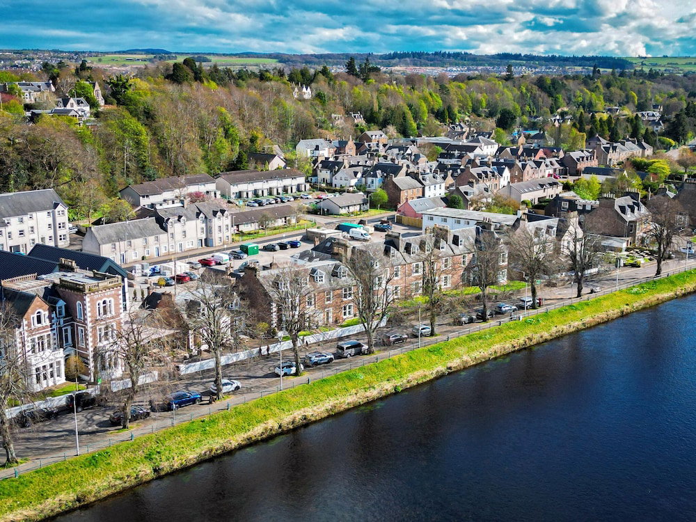 The Glen Mhor Hotel And Uile-Bheist Brewery & Distillery