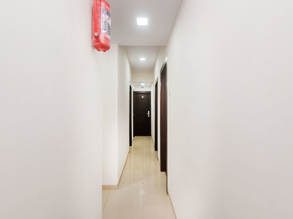 Hotel Oyo 12043 Hotel Crystal Crown