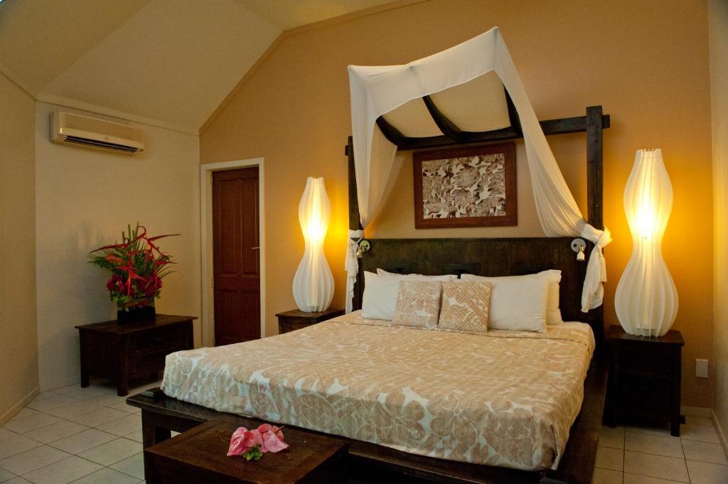 Hotel Crown Beach Resort And Spa