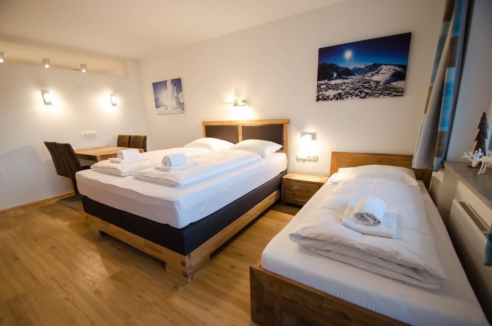 Hotel Deluxe Studio Top 23