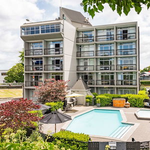 Hotel Heartland Ambassador Hotel Hamilton cazare Hamilton