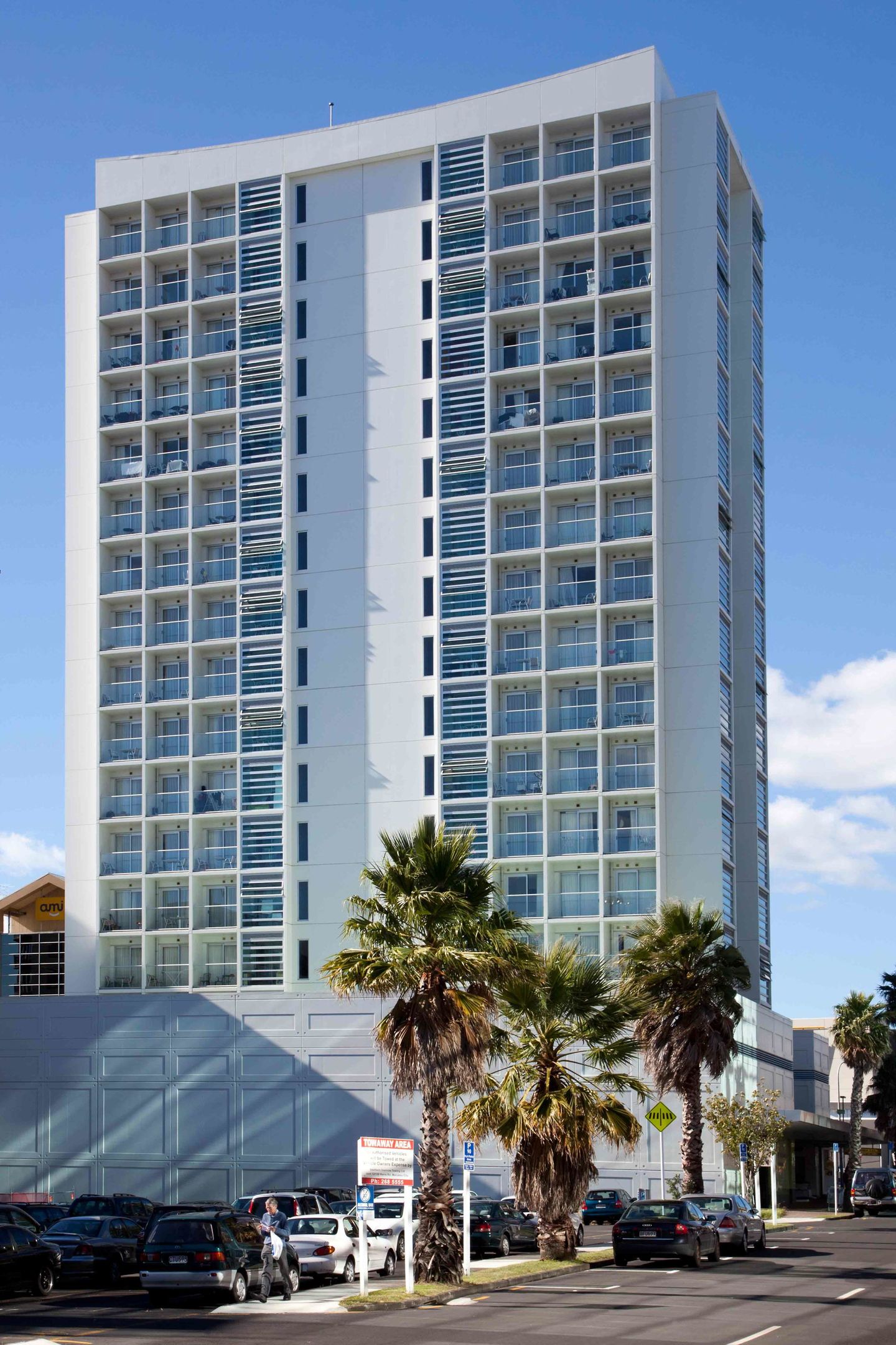 Hotel Proximity Apartments