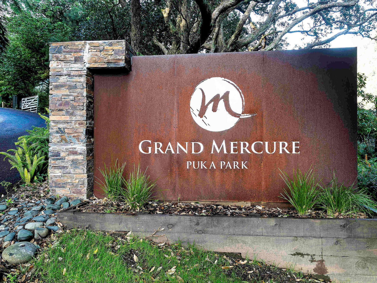 Hotel Grand Mercure Puka Park Resort