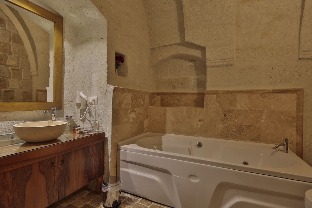 Hotel Jacob's Cave Suites