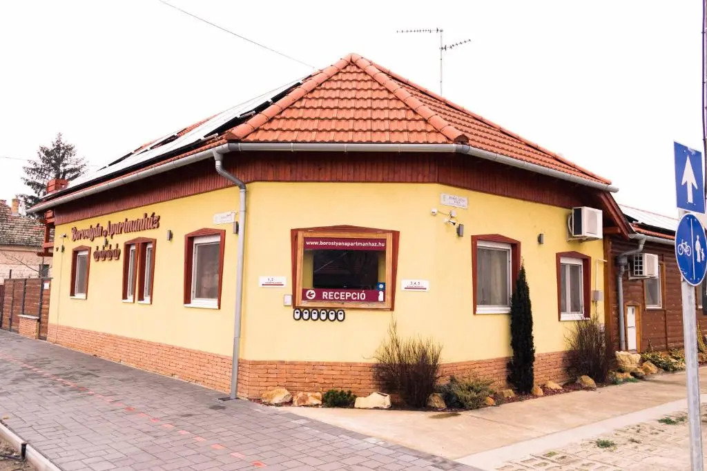 Hotel Borostyan Apartmanhaz
