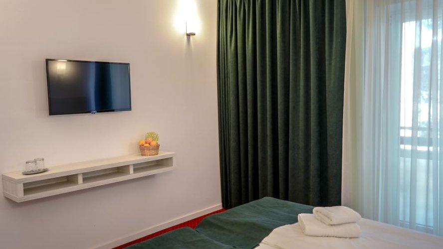 Cirus Hotel
