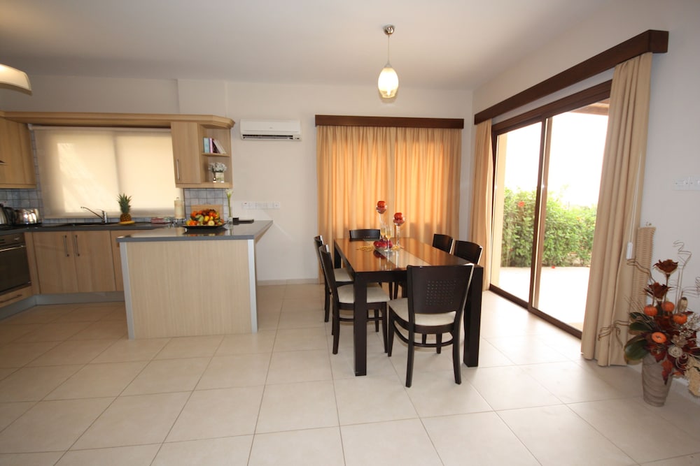 Vineland Holiday Villas
