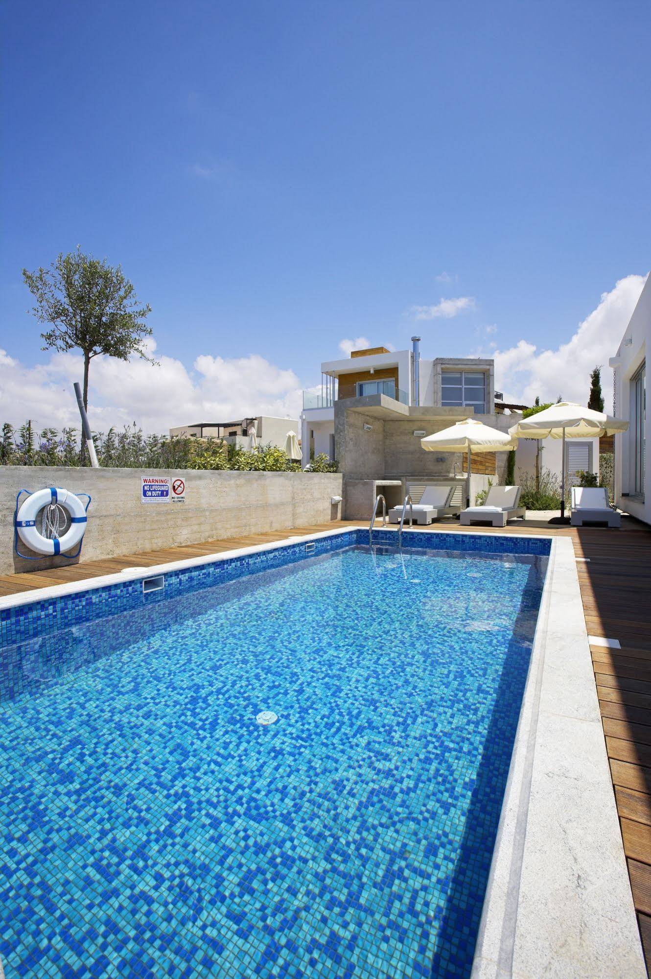 dal travel Paradise Cove Luxurious Beach Villas