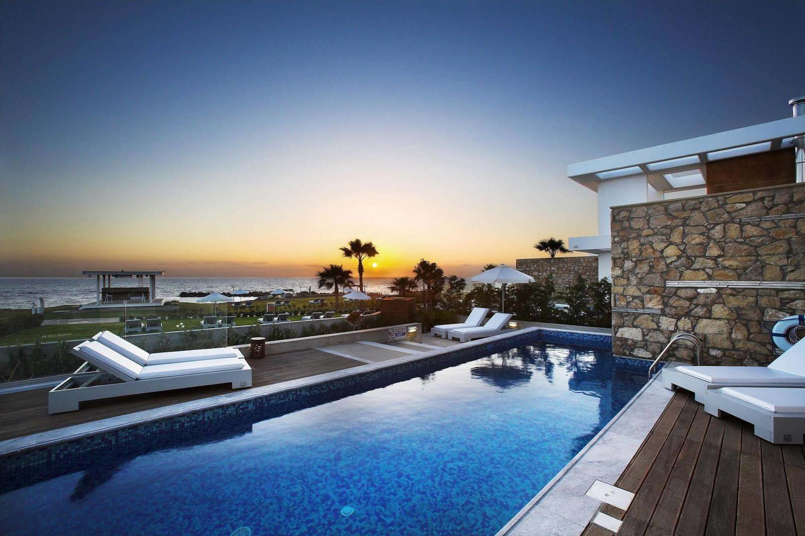 dal travel Paradise Cove Luxurious Beach Villas