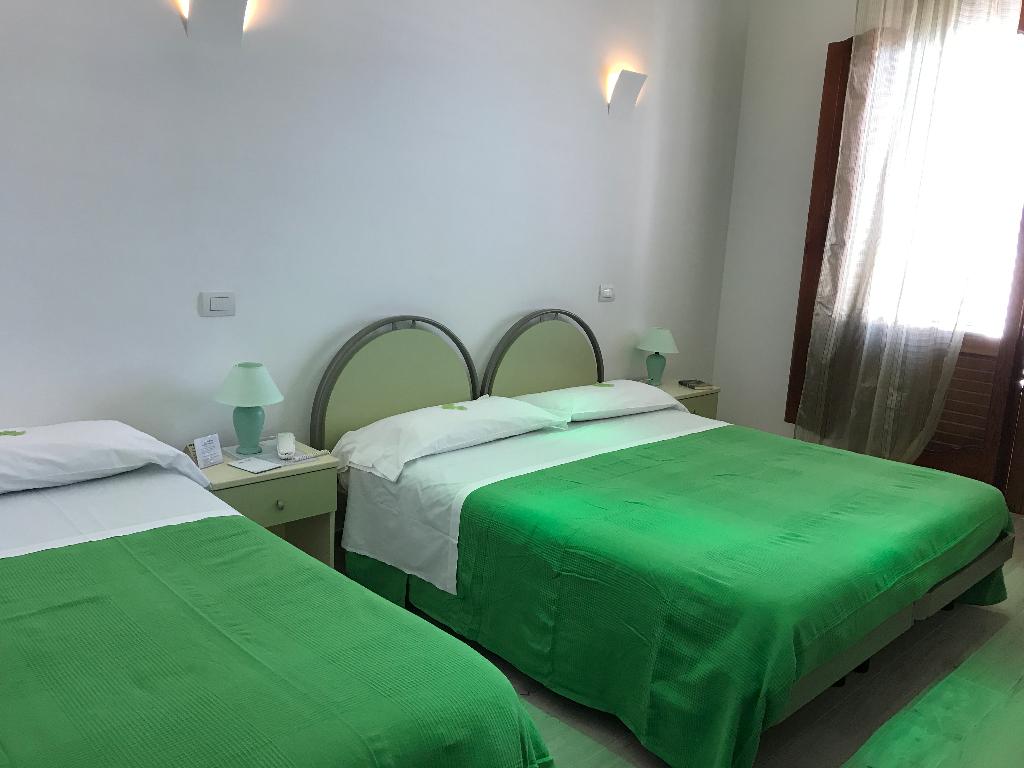 Hotel Holiday