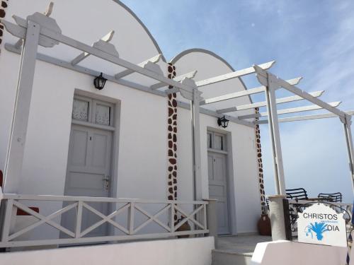 Christos Apartments