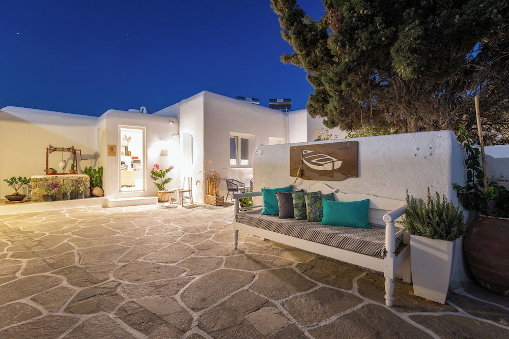 Hotel Mytheo Luxury Studios