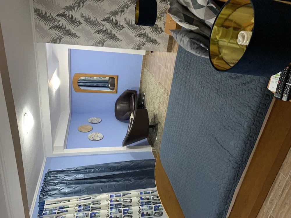 Airport16 B&B