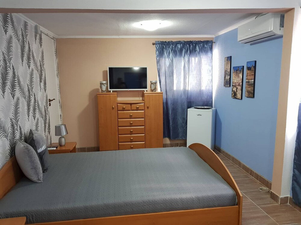Airport16 B&B