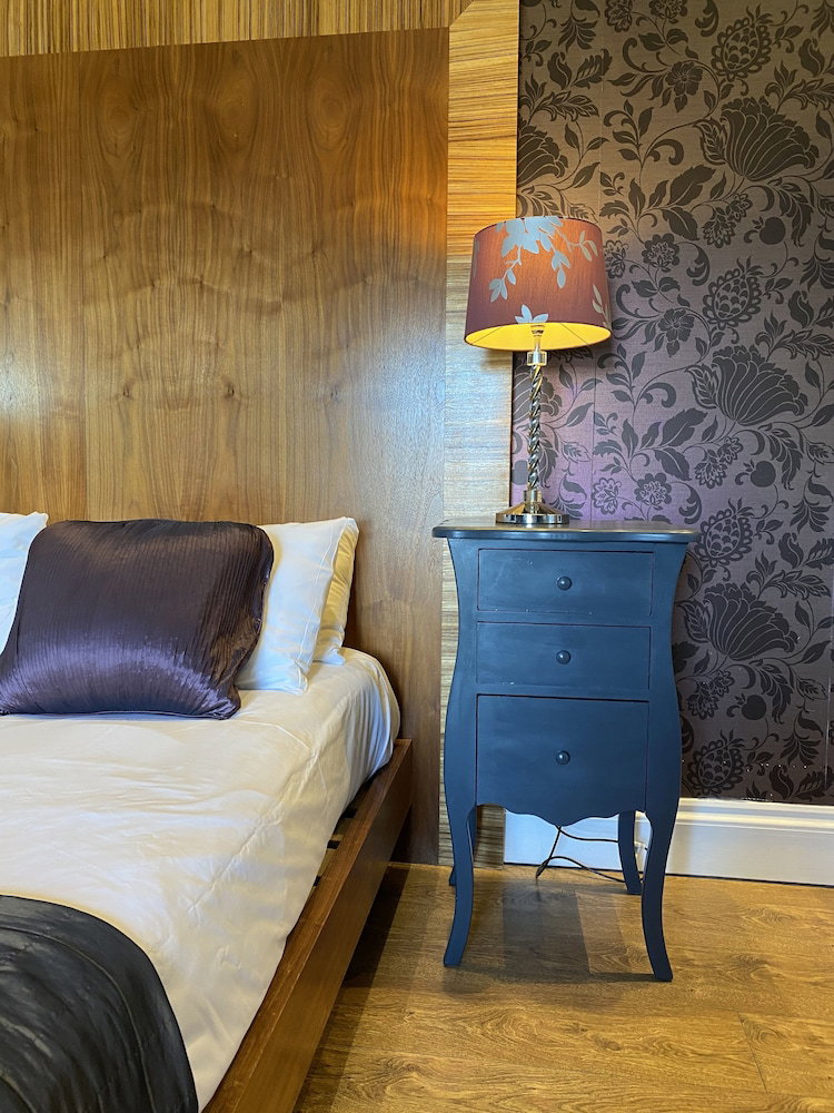 Number One Hundred B&B