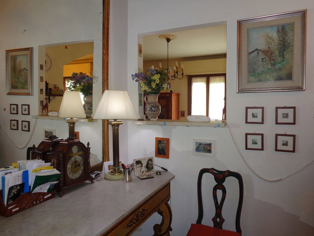 Maison De Dora