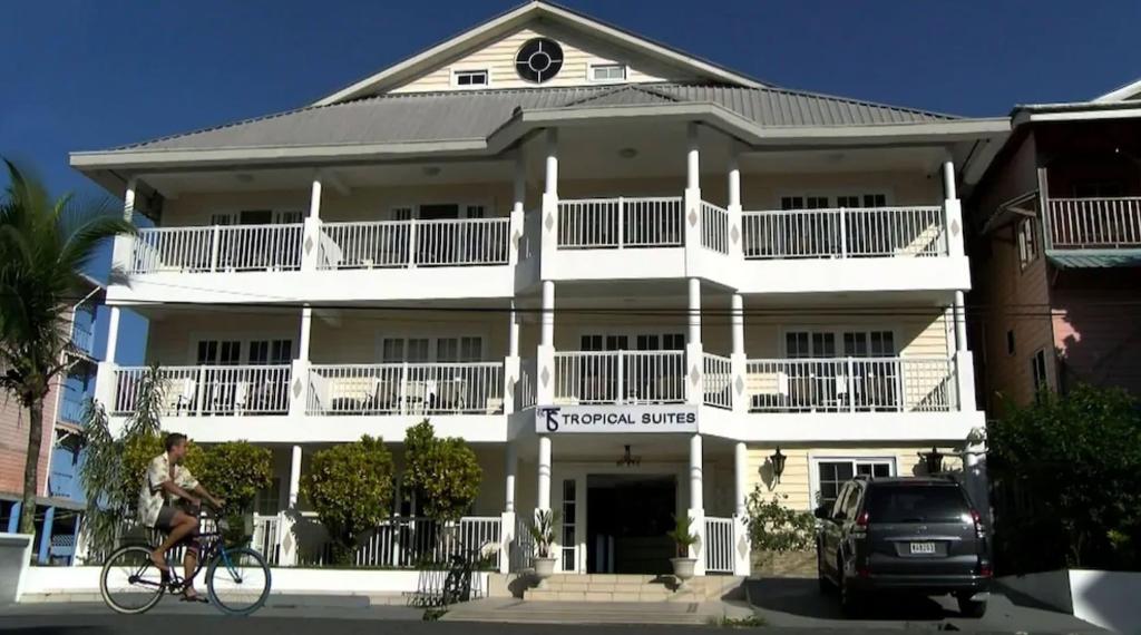 Hotel Tropical Suites Hotel