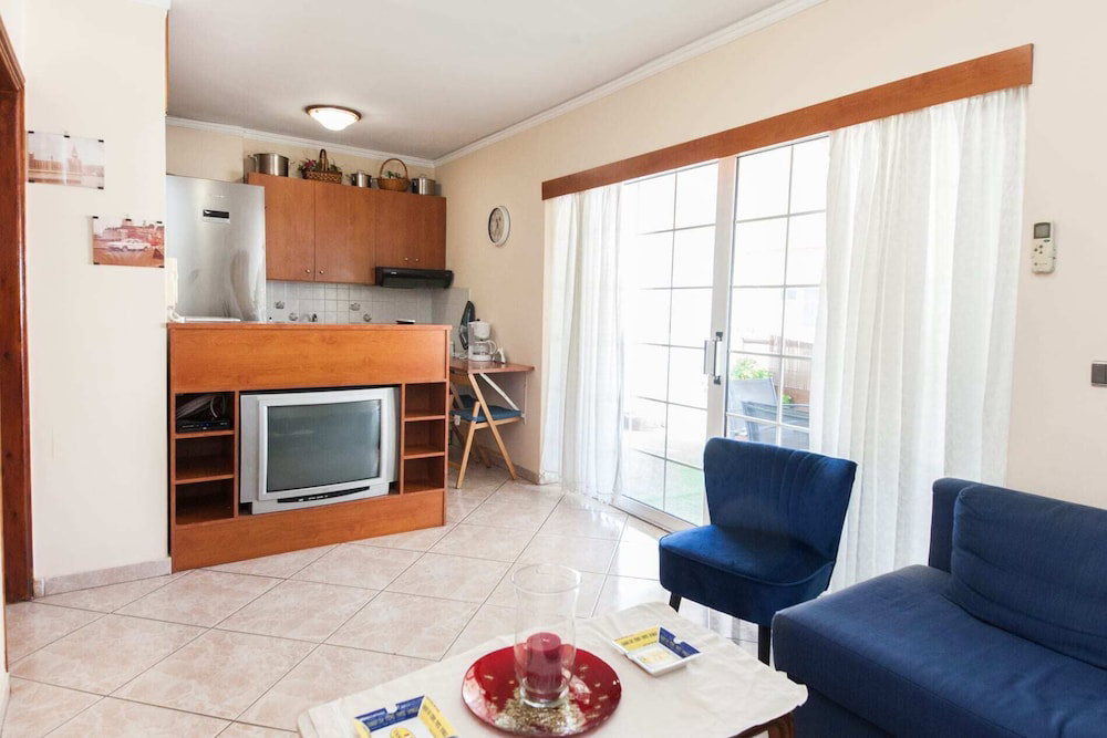 Hotel Cute One Bedroom Apartment In Pireas