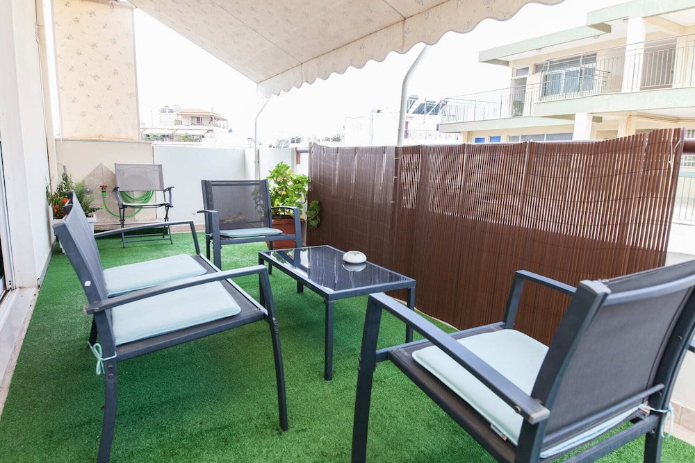 Cute One Bedroom Apartment In Pireas