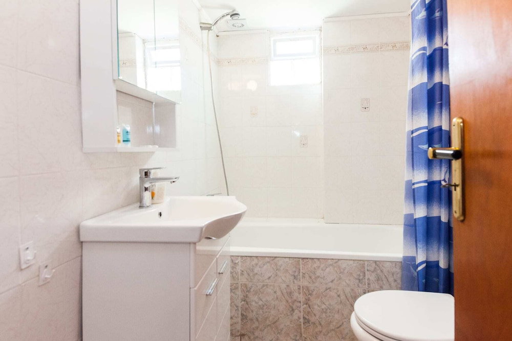 Cute One Bedroom Apartment In Pireas