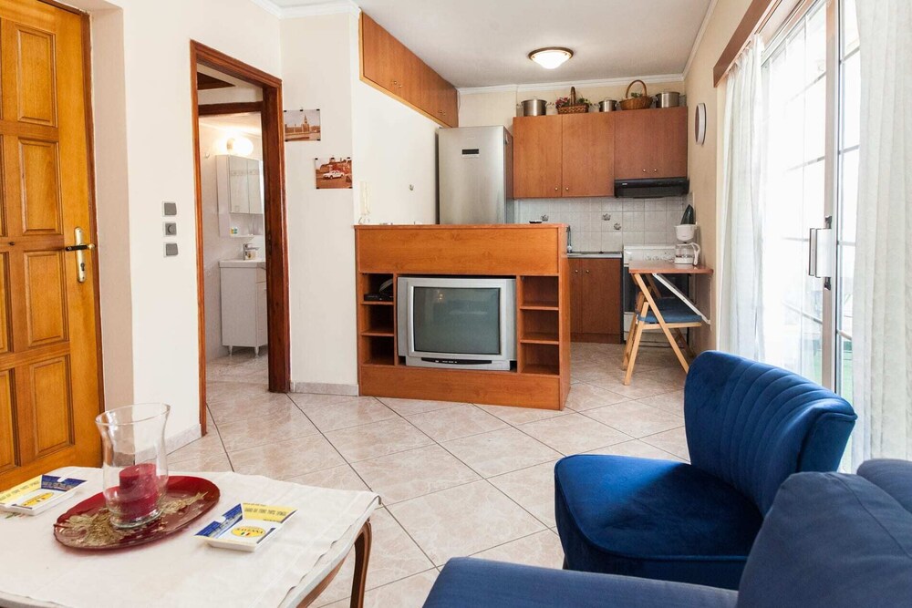 Cute One Bedroom Apartment In Pireas