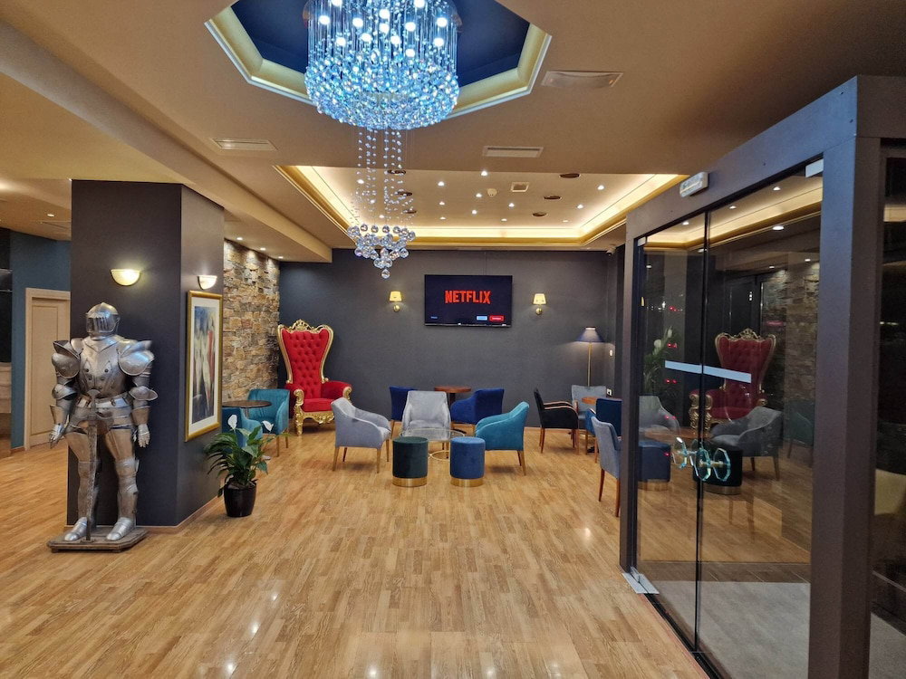 Hotel Queens Leriotis