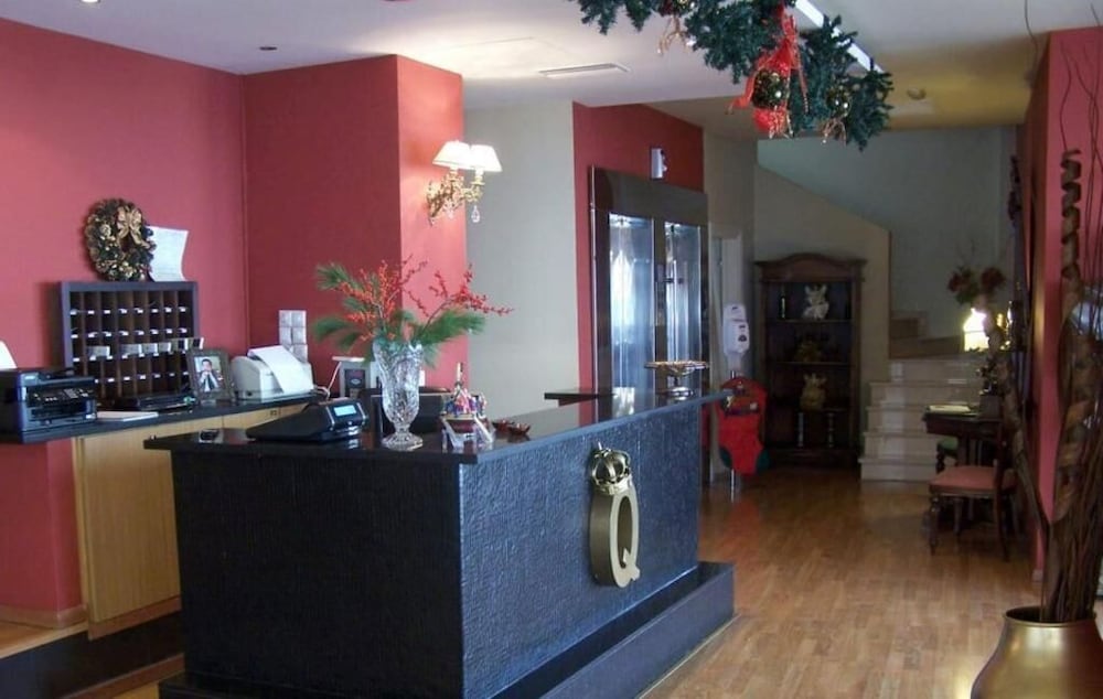 Hotel Queens Leriotis