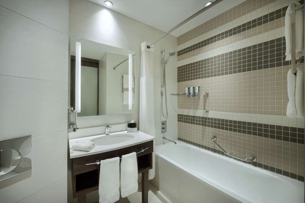 Hotel Hampton By Hilton Dubai Airport