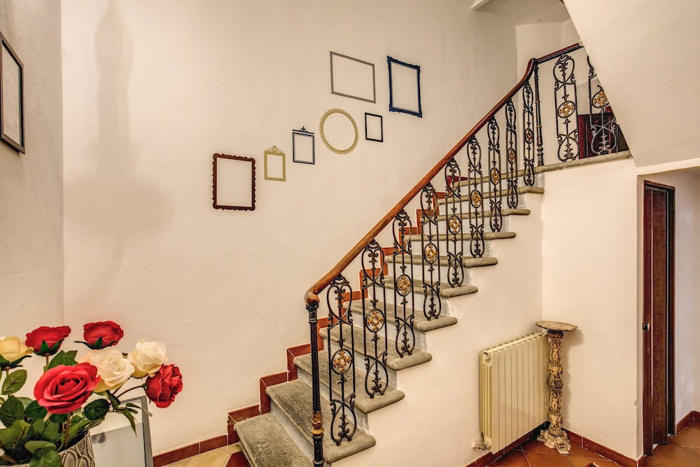 Aweshome Tower Guesthouse