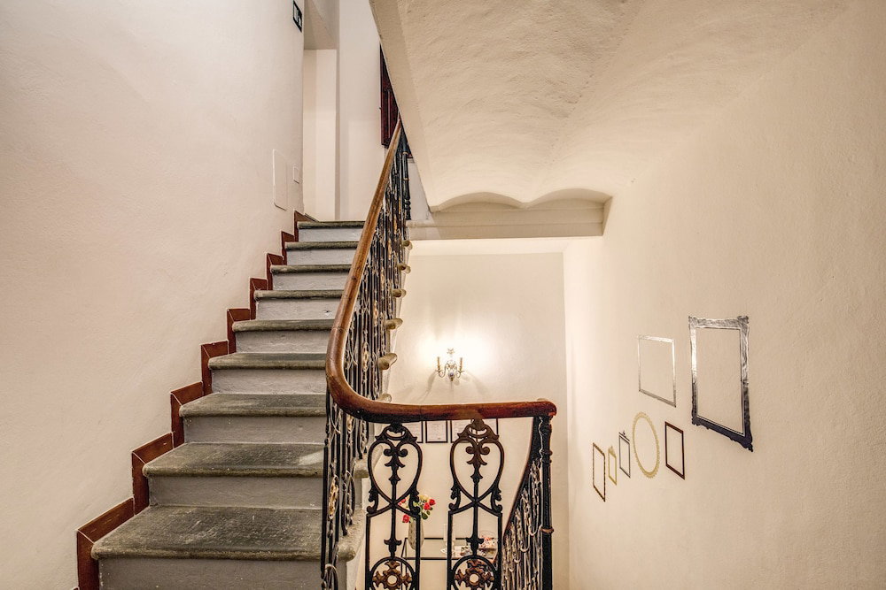Aweshome Tower Guesthouse
