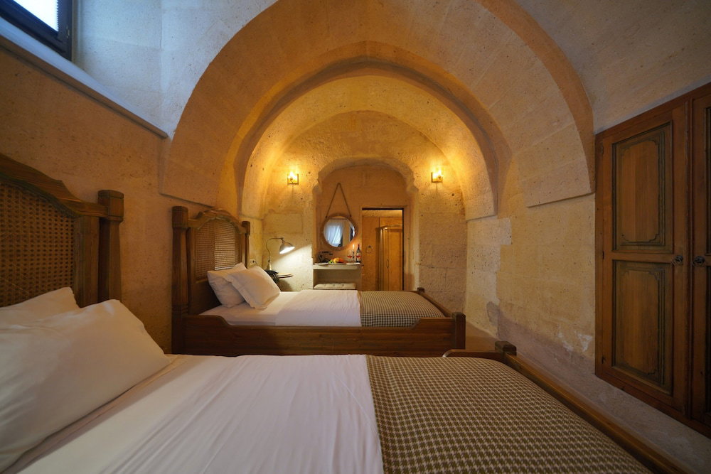 Hotel Maya Cave Hotel