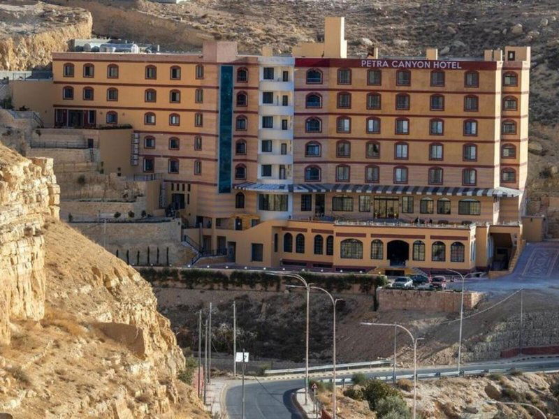 Hotel Petra Canyon Hotel